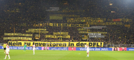 "Nein zu Investoren", demonstriert die Südtribüne Dortmund noch im Dezember letzten Jahres.