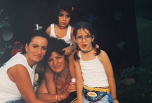 Serfinaz mit Tochter Nuran und Enkelinnen Lisa und Sara