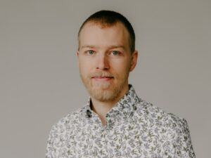 Felix Jäger, Politikwissenschaftler an der Universität Konstanz, untersuchte 2023, wie die Wahrnehmung ökonomischer Ungleichheit das Vertrauen in politische Wirksamkeit und die politische Beteiligung von Menschen beeinflusst. Foto: Ines Janas