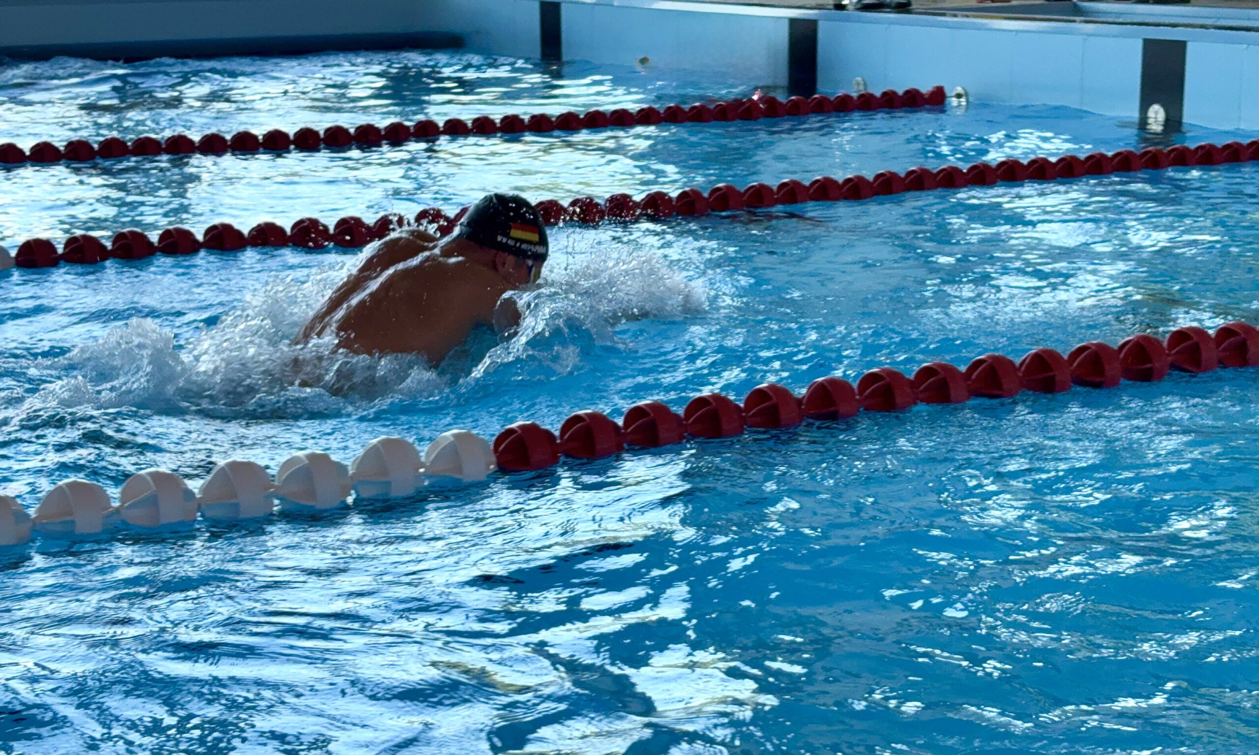 Maurice Wetekam beim Brustschwimmen